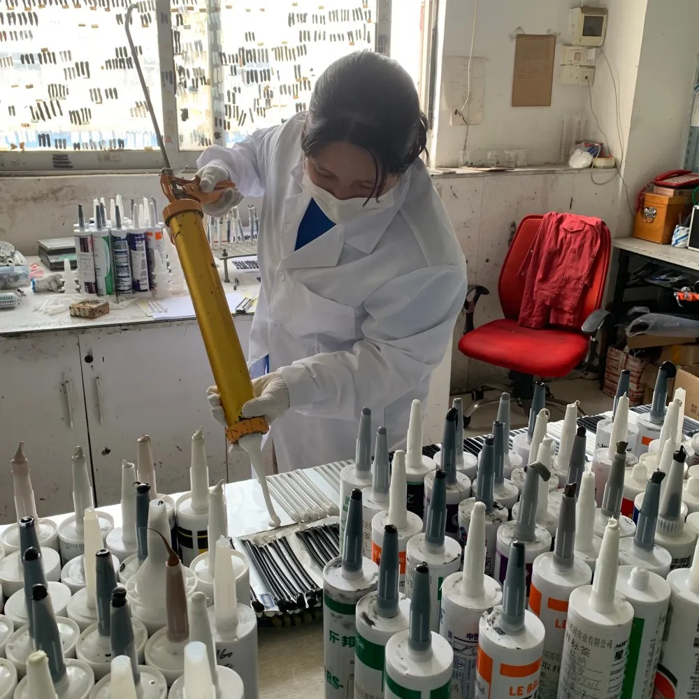 How to reduce the bulging phenomenon of sealant?